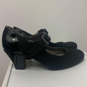 “Life Stride” pump, Womens Size 6.5, Black